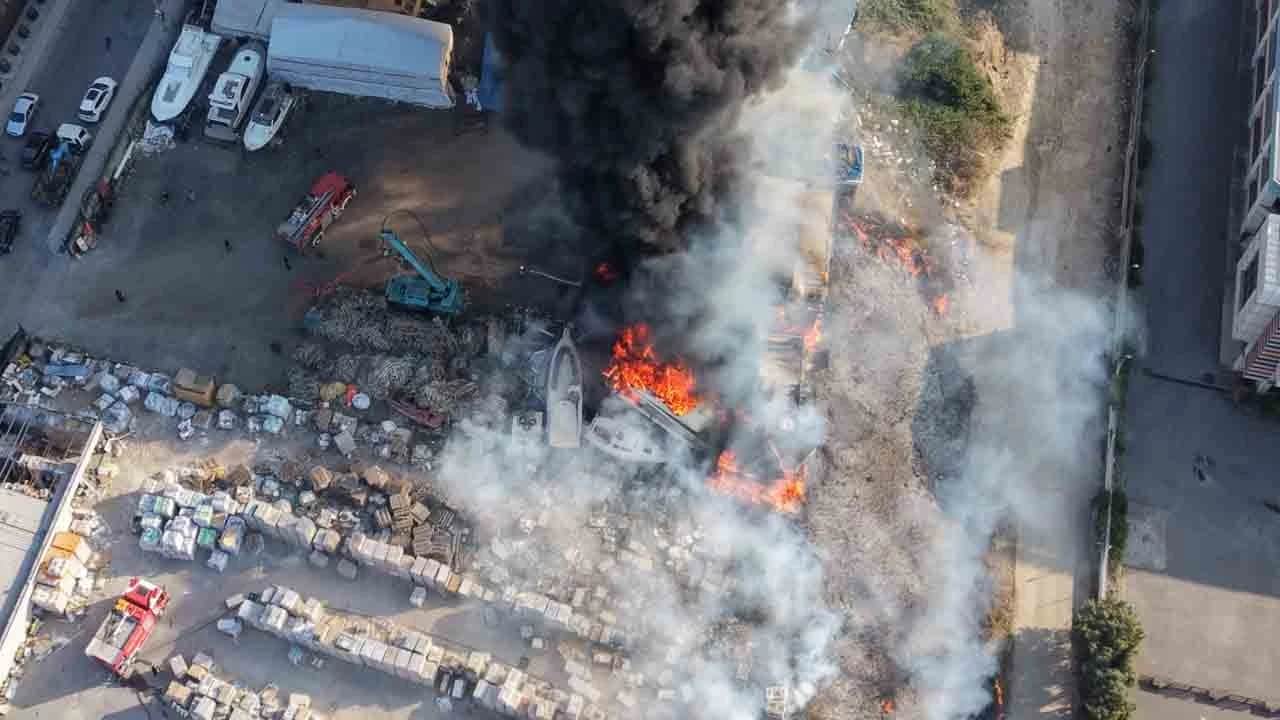 Tuzla'da alevler teknelere sıçradı: Otluk alanda korkutan yangın!