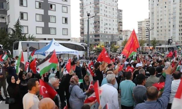Uluslararası Filistin Konvoyu Gaziantep'te coşkuyla karşılandı