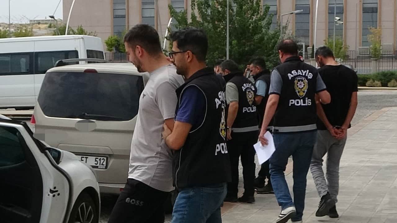 Uşak'taki kuyumcu soygununda 3 şüpheli tutuklandı