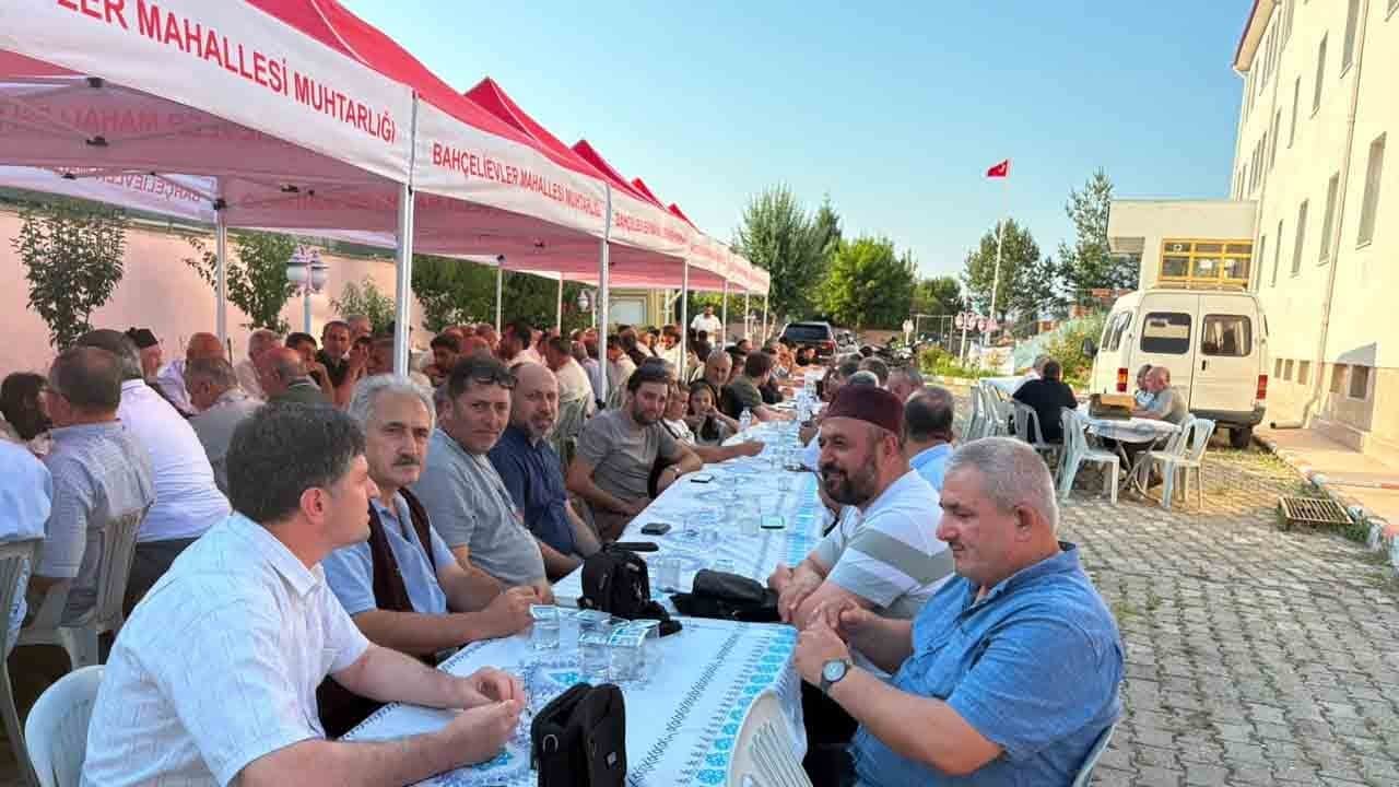 Vezirköprü İHL mezunları pilav gününde buluştu: İmam hatiplilerden birlik beraberlik mesajı