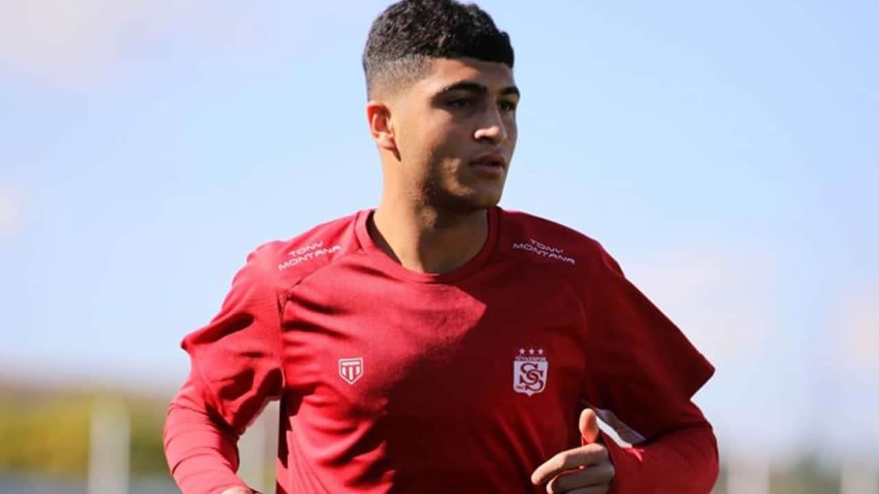 Yeni sezonda adresi değişti! Yunus Emre Konak 5 yıllık imza attı