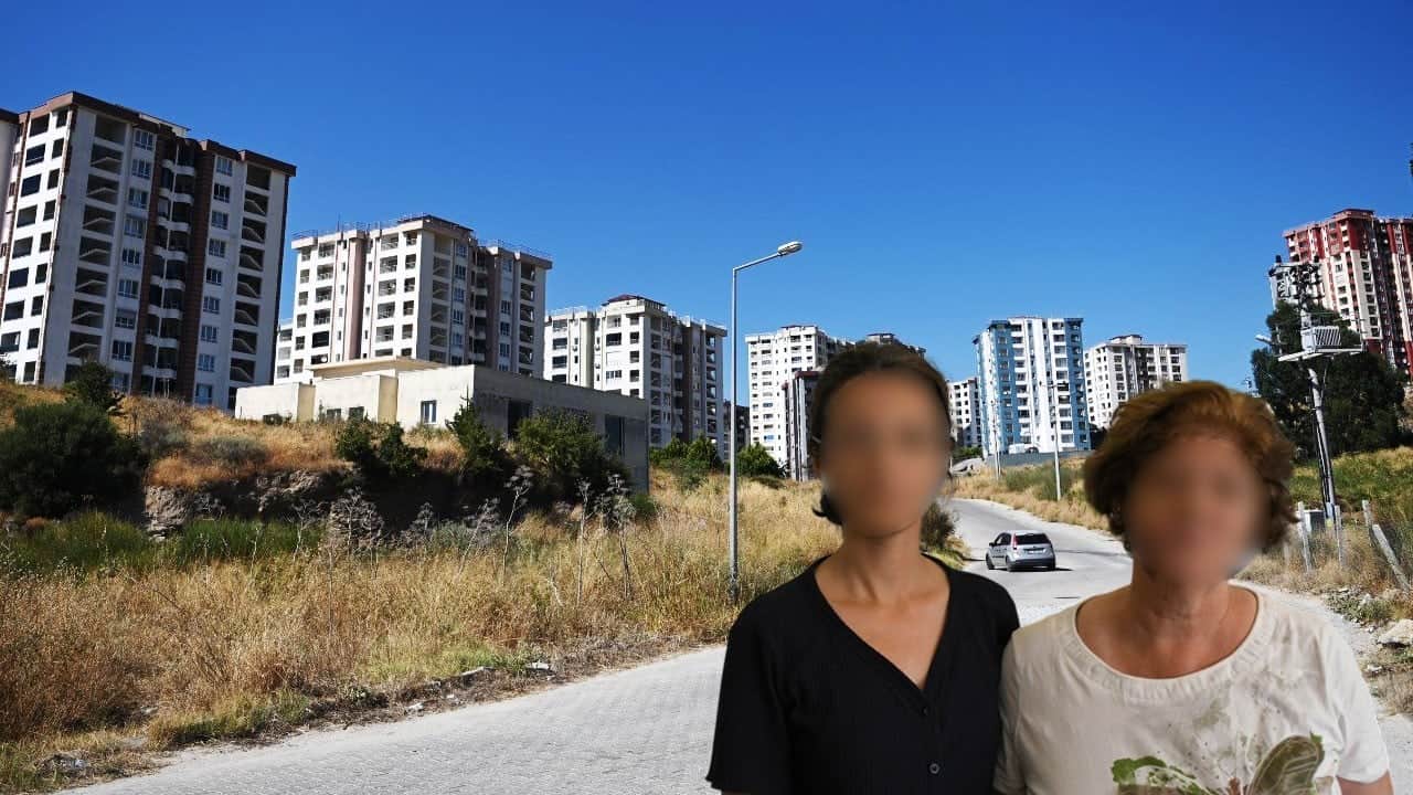 Yok artık! 2 dairelerine çöktükleri aileyi bir de dövüp bıçakladılar