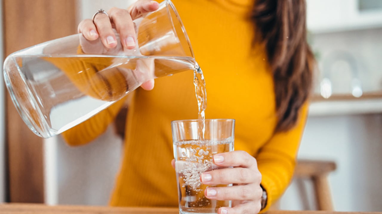 1 bardak soğuk su verin, biiznillah çare oluyor: Bu yüzden hıçkırığı anında kesiyor! Desteği sağlayan uygulamalar