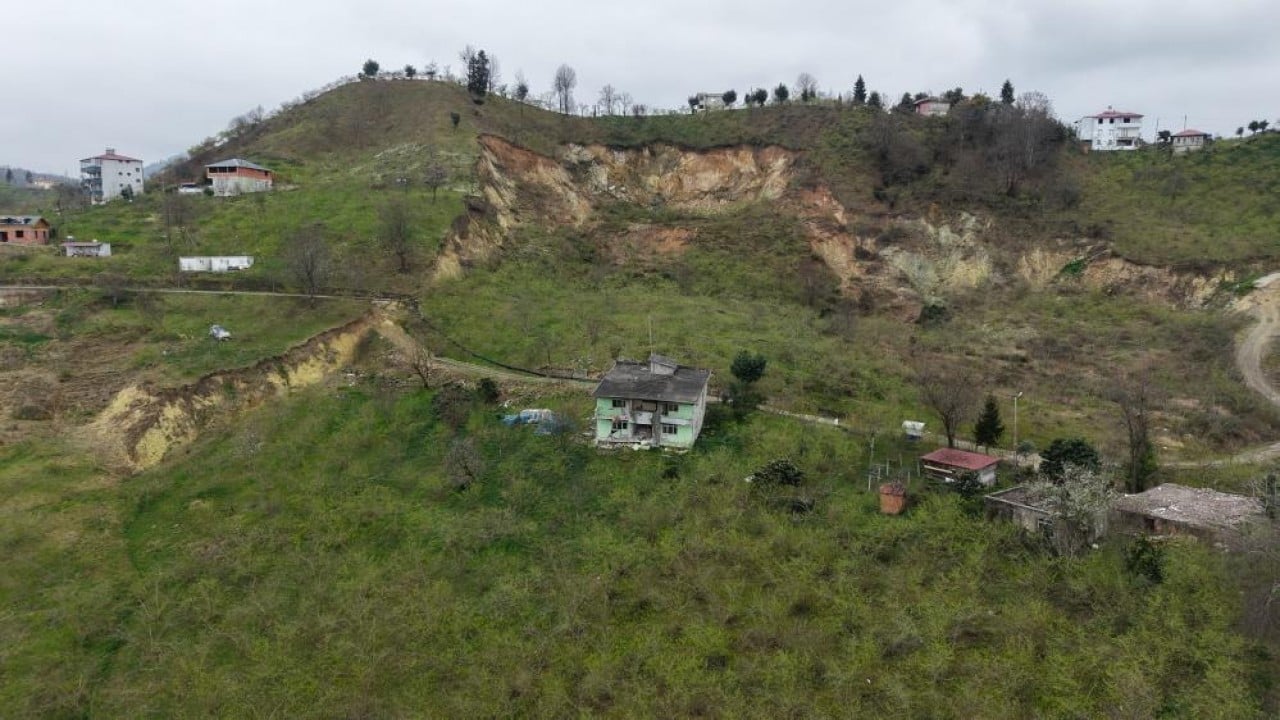 Foto - 1. derece afet bölgesi ilan edildi. Koca mahalle ellerinden kayıp gitti
