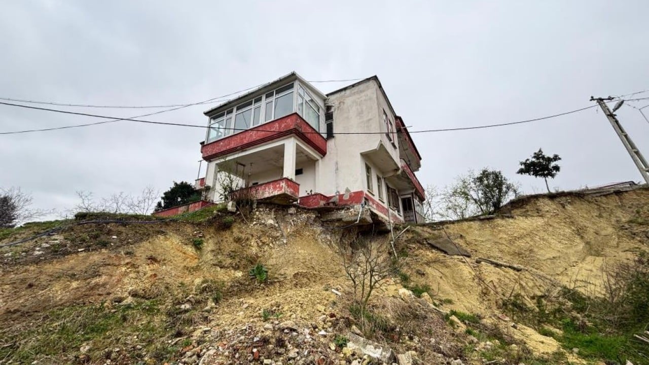 Foto - 1. derece afet bölgesi ilan edildi. Koca mahalle ellerinden kayıp gitti