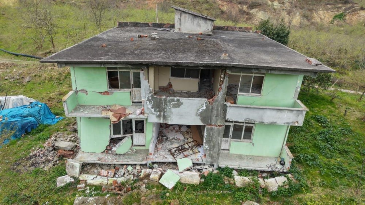 Foto - 1. derece afet bölgesi ilan edildi. Koca mahalle ellerinden kayıp gitti