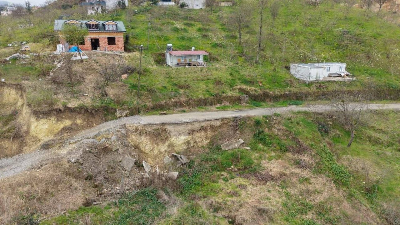 Foto - 1. derece afet bölgesi ilan edildi. Koca mahalle ellerinden kayıp gitti