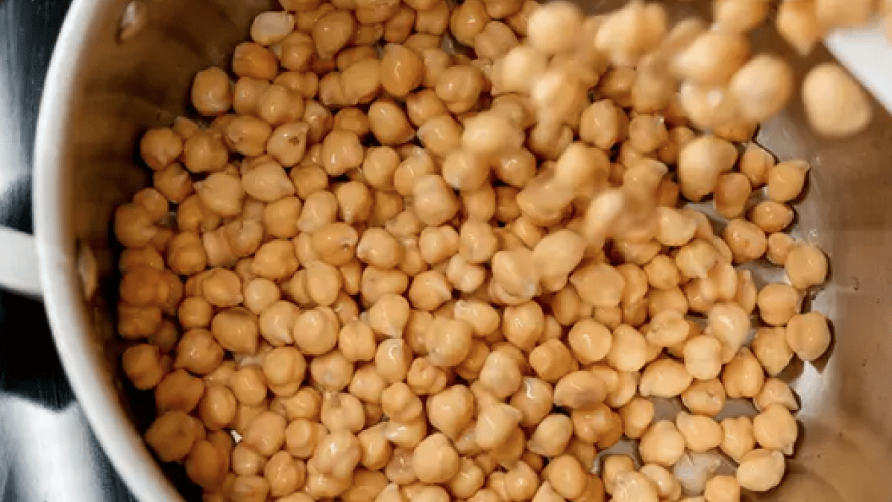 Foto - 1 gün önceden ıslatma derdine son! Suyuna bir kaşık karbonat ekleyince nohutlar ağızda eriyor