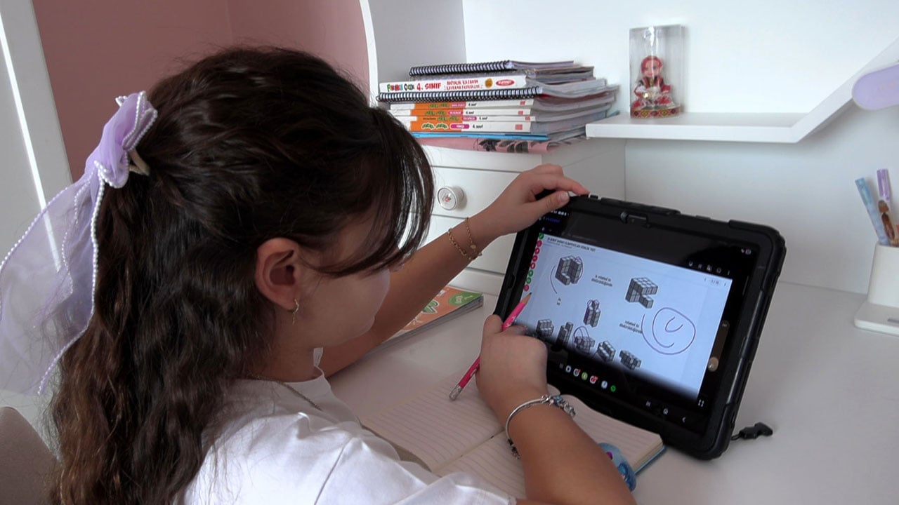 Foto - 100 tam puan aldı! Trabzonlu Lina matematikte dünya birincisi oldu