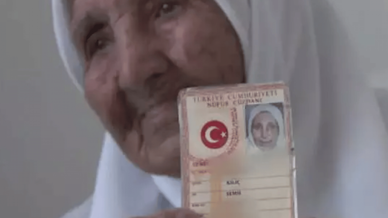 Foto - 110 yaşındaki Şemsi Nine sırrını paylaştı: Bu iki besinden asla vazgeçmiyor!