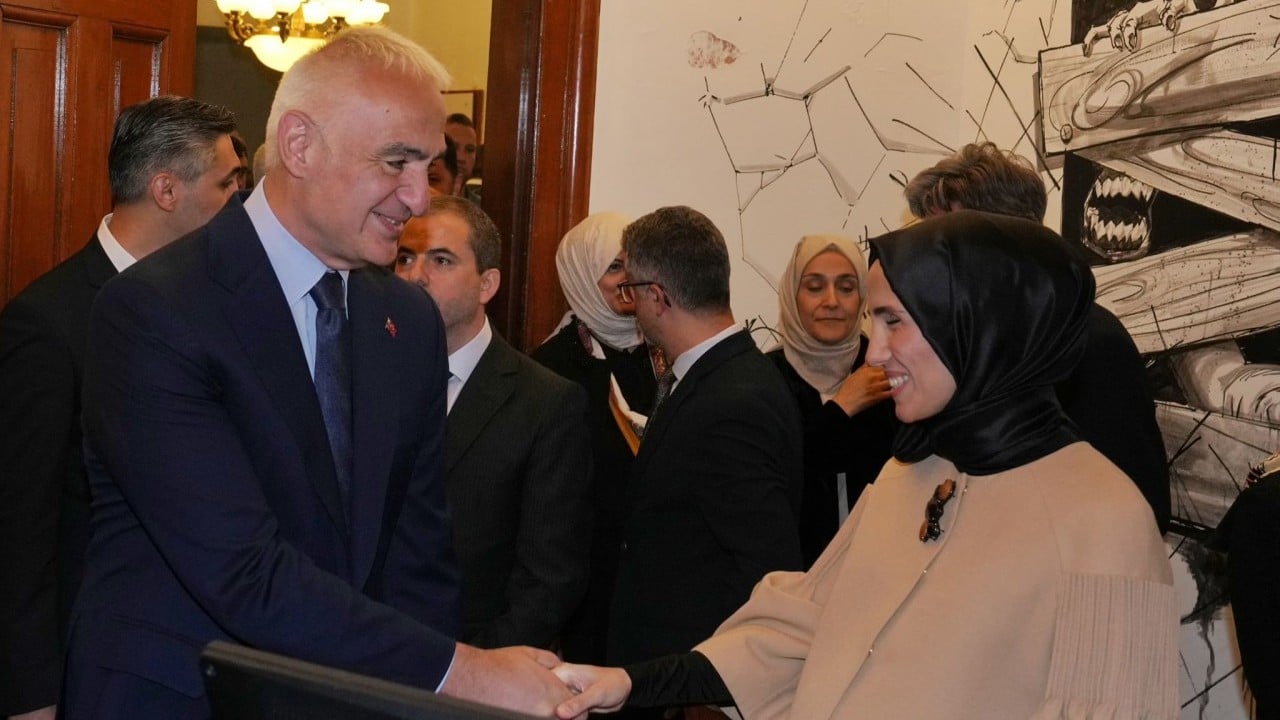 Foto - 106 yıllık Karaköy Palas yeniden hayat buldu: Bakan Ersoy'dan Selçuk Bayraktar'a teşekkür