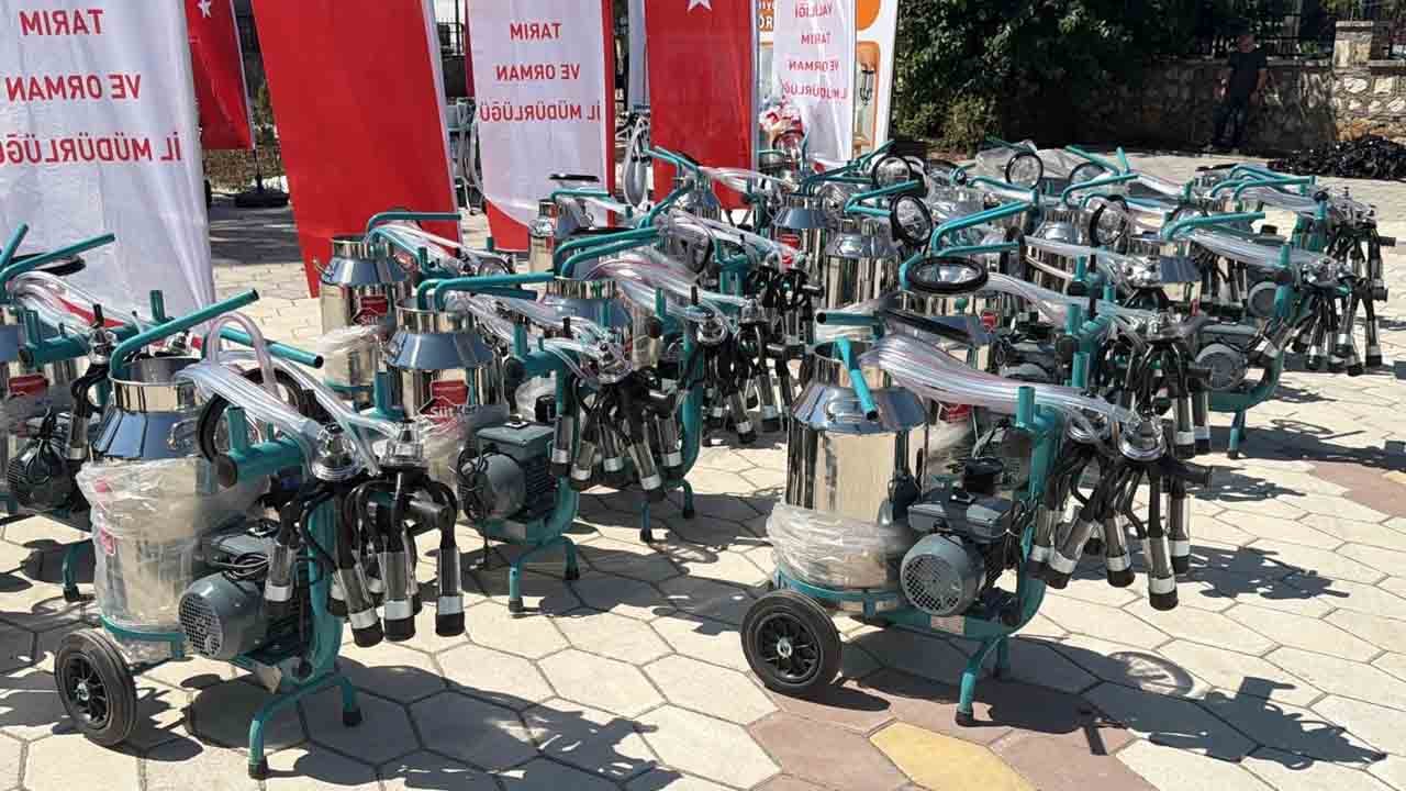 Foto - 109 üreticiye süt sağım makinesi ve hijyen desteği