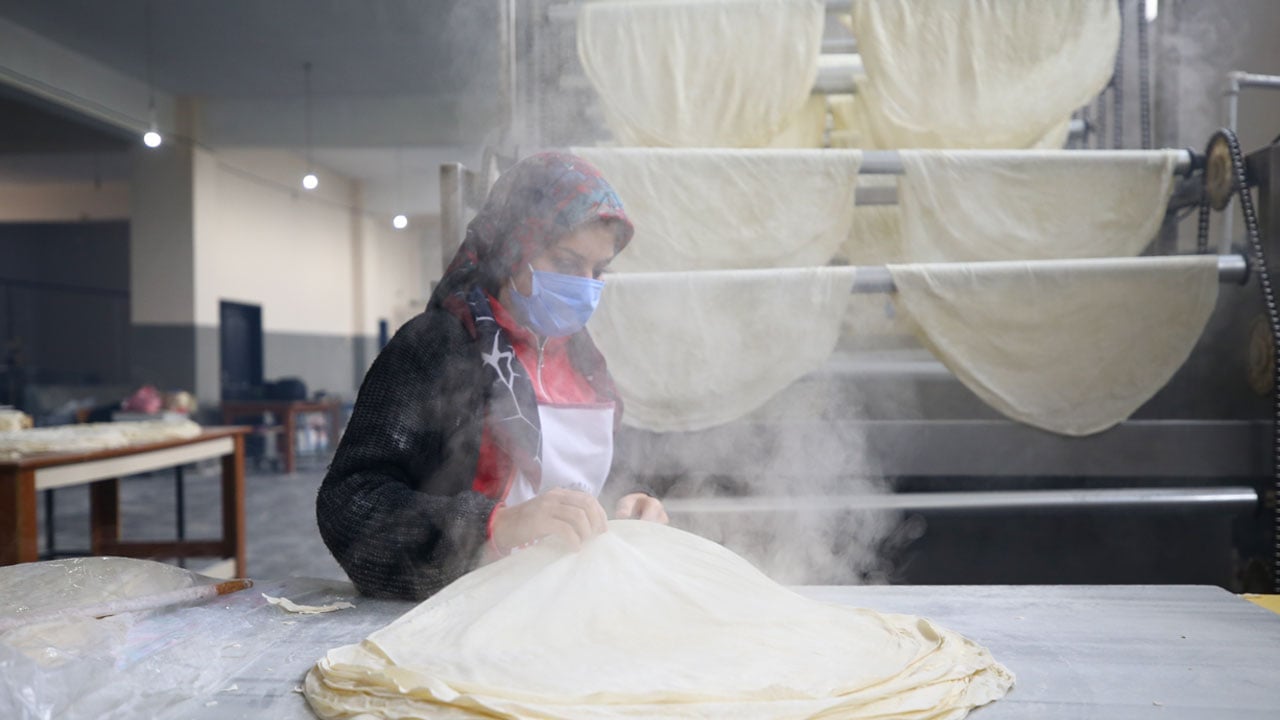 Foto - 11 kadına ekmek kapısı oldu! Bodrum katta başladı işini OSB’ye taşıdı