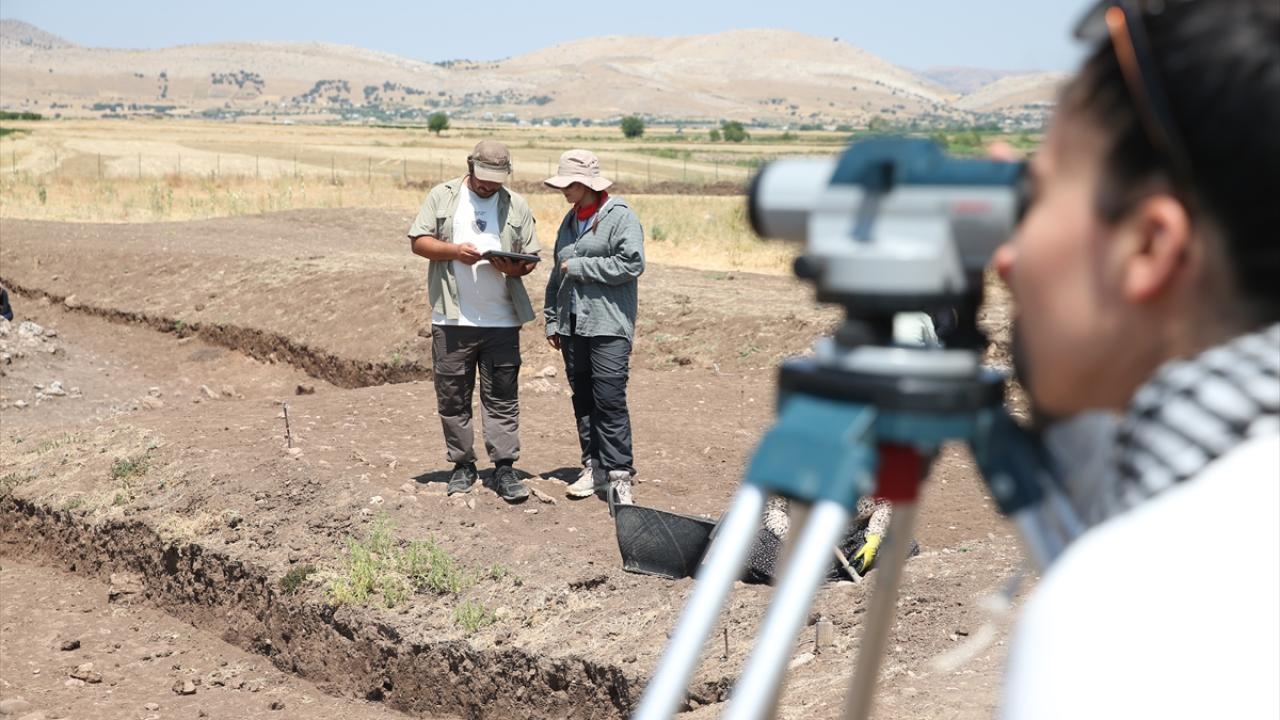 Foto - 12 bin yıllık tarihi var! 50 yıl sonra kazı çalışmasına başlandı