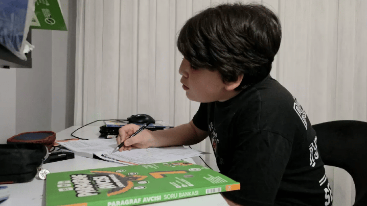 12 yaşındaki çocuk 8 yıldır öksürüyor! Hala teşhis konamadı!