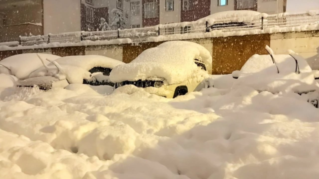 Foto - 13 İlde okullar tatil! Kar ve buzlanma eğitimi vurdu