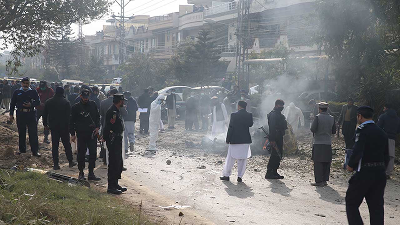 Foto - 13 ölü 30’dan fazla yaralı var! Saldırıdan İslam ülkesini sorumlu tuttular