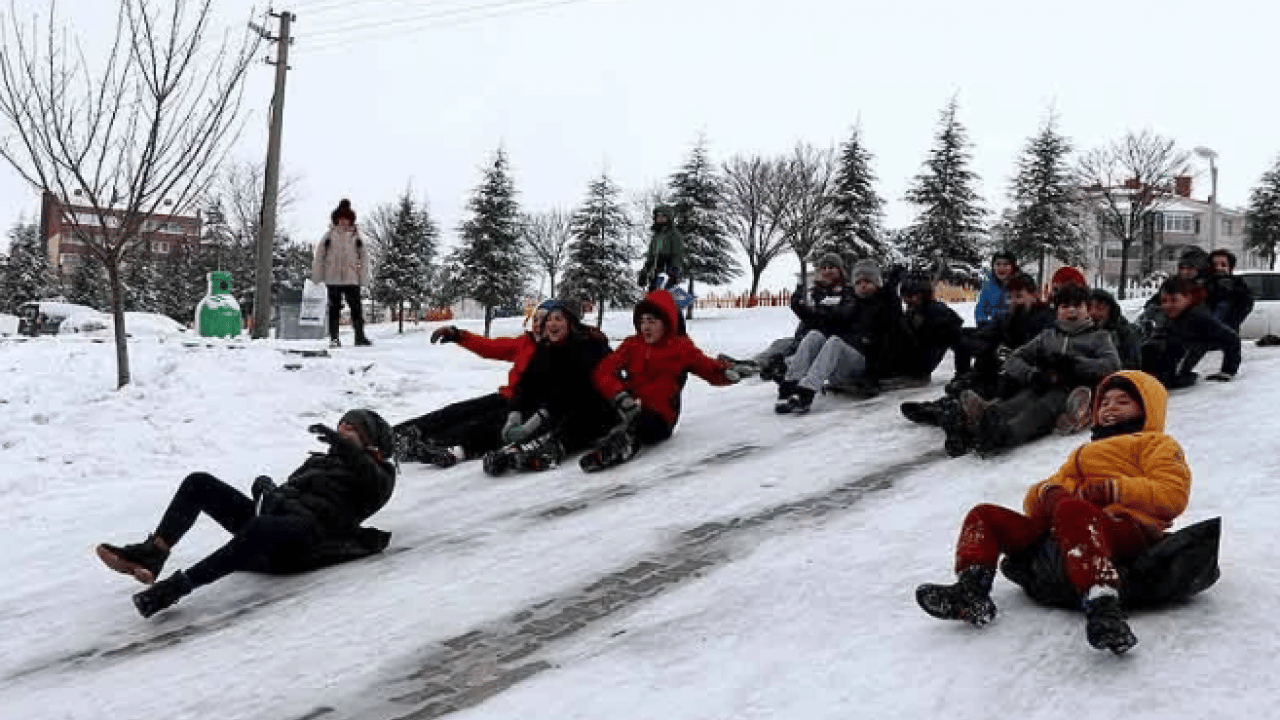 Foto - 14 Ocak’ta okullar tatil mi? İşte kar tatili ilan edilen o illerimiz