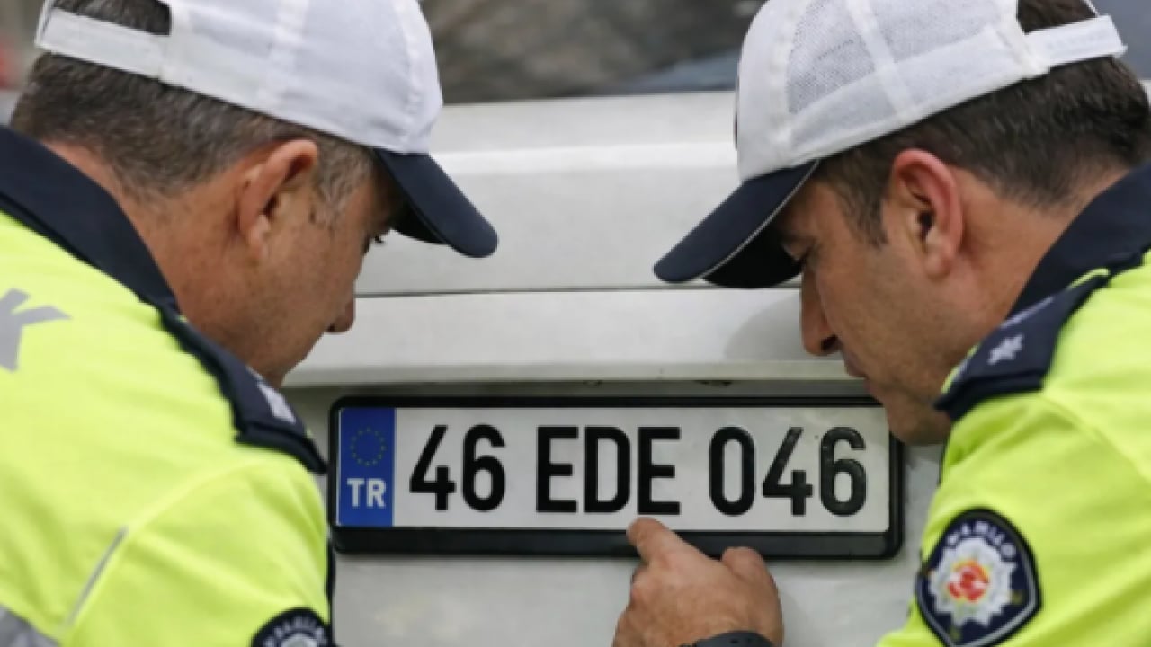 Foto - Bu yazı yoksa dikkat: İşte sahte plakayı anlamanın 5 yolu!