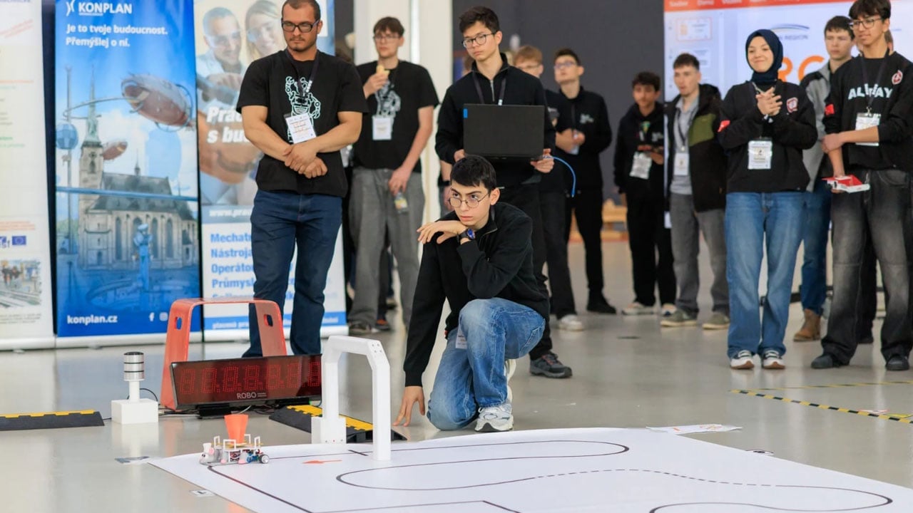Foto - 143 yıllık okuldan büyük başarı! Dünya ikincisi liseli robot takımı Güney Kore yolcusu 