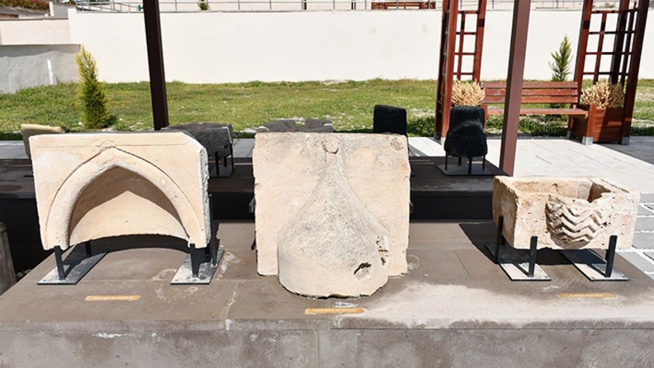 Foto - 147 eser görücüye çıktı Hasankeyf’in altı üstüne geldi ziyarete açıldı