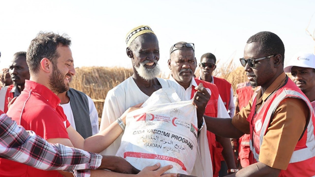 15 bin gıda kolisi ve 40 bin iftar Kızılay Kara Kıta'yı fethetti