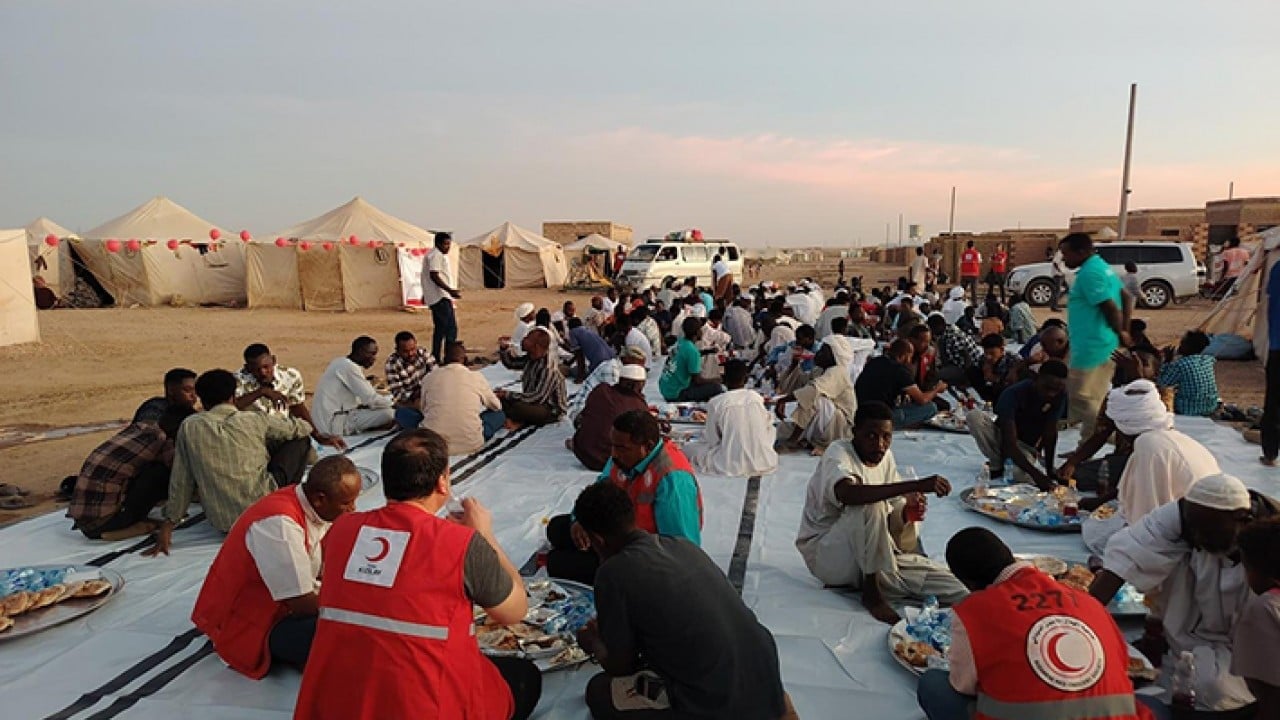 Foto - 15 bin gıda kolisi ve 40 bin iftar Kızılay Kara Kıta'yı fethetti