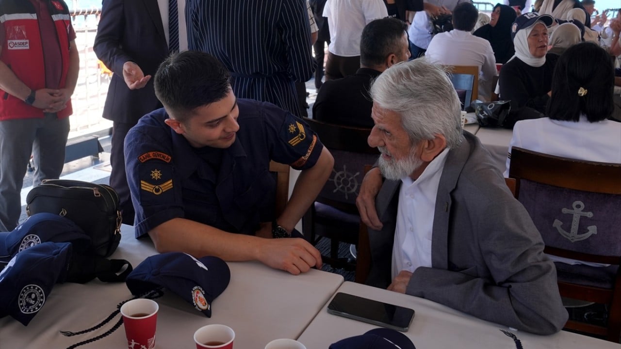 Foto - 15 Temmuz etkinlikleri sürüyor Şehit aileleri ve gaziler boğaz turunda buluştu