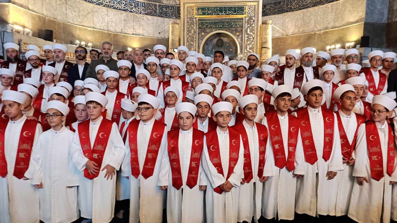 Foto - 15 Temmuz’un 10. yıl dönümünde eller Ayasofya’da semaya kalktı! 253 şehit için 253 hafızdan hatim