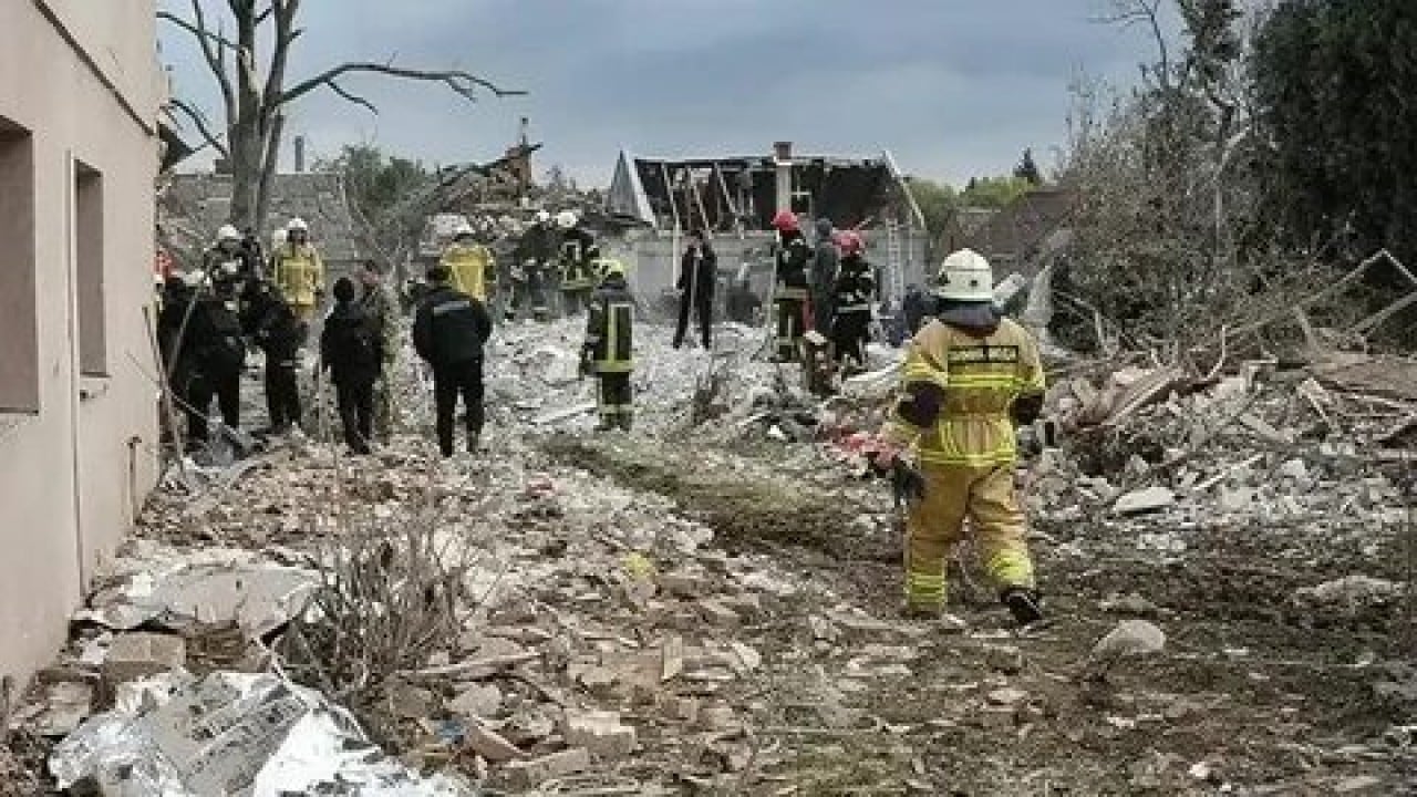 Foto - 1500 İHA ile vurdular! Yüz binlerce kişi...