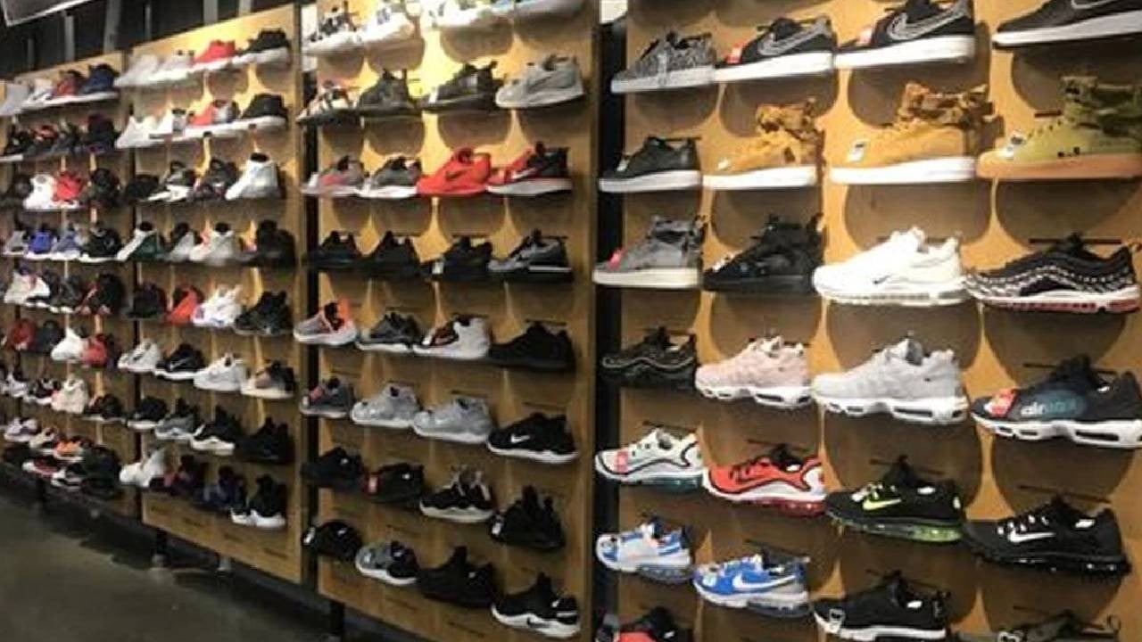 160 mağazalı ayakkabı zinciri sessiz sedasız kapanıyor! Her şeyi yüzde 50 indirimle vermeye başladılar