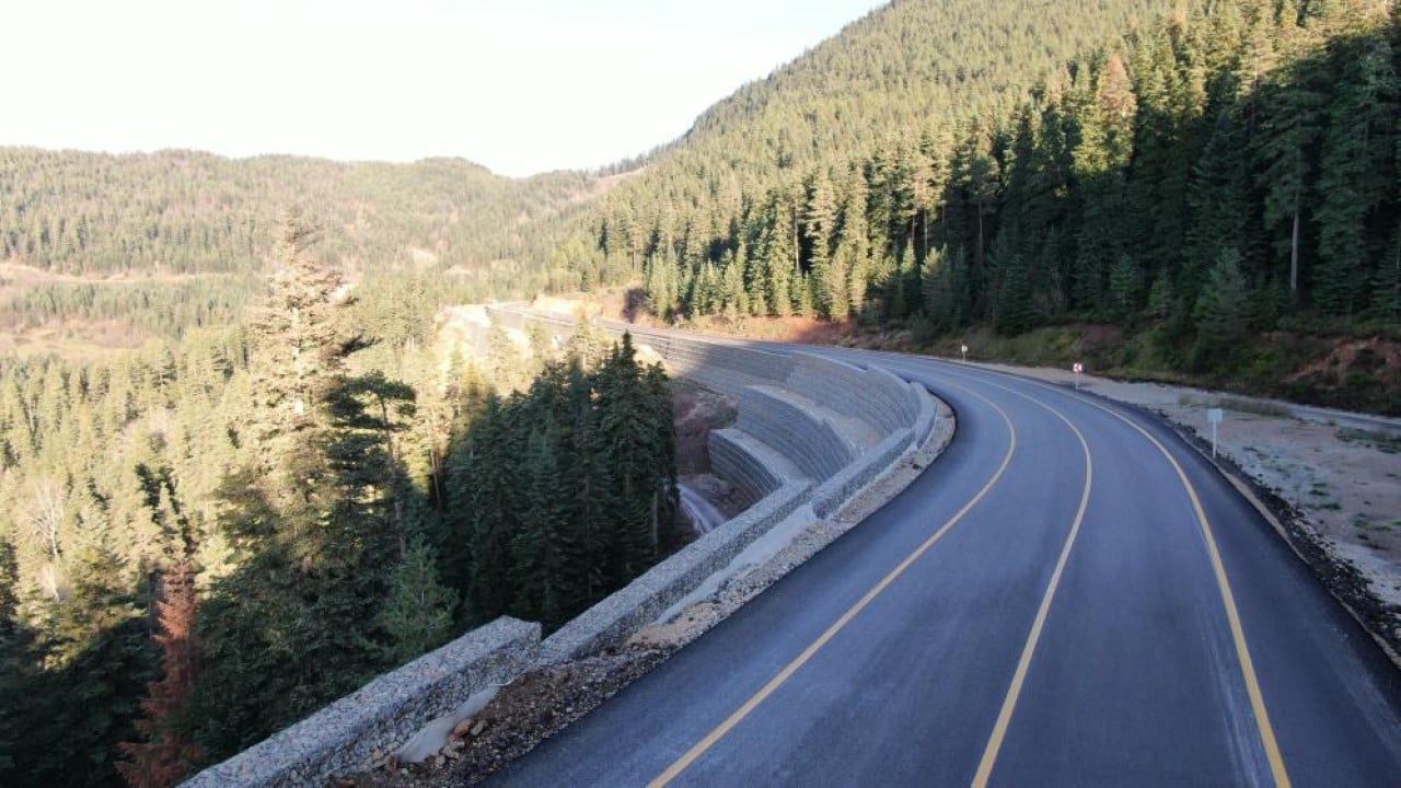 Foto - 2 bin rakımlı dağ çelik ağlarla örülüyor