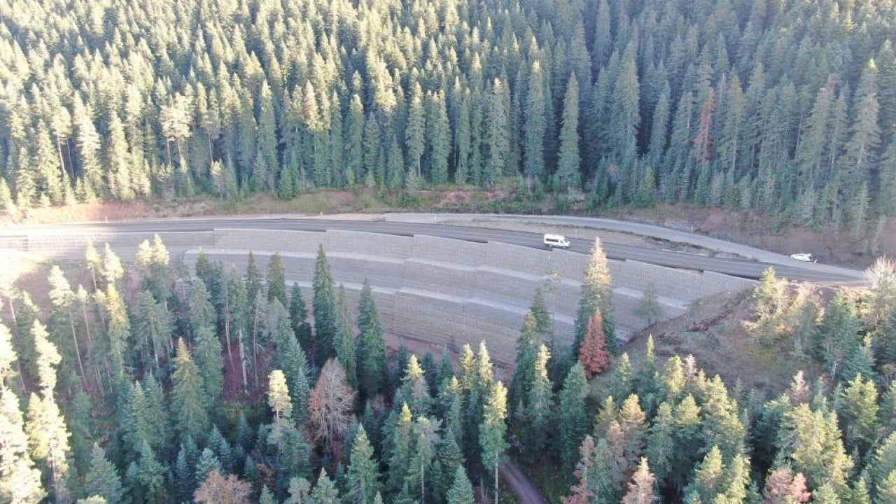 2 bin rakımlı dağ çelik ağlarla örülüyor