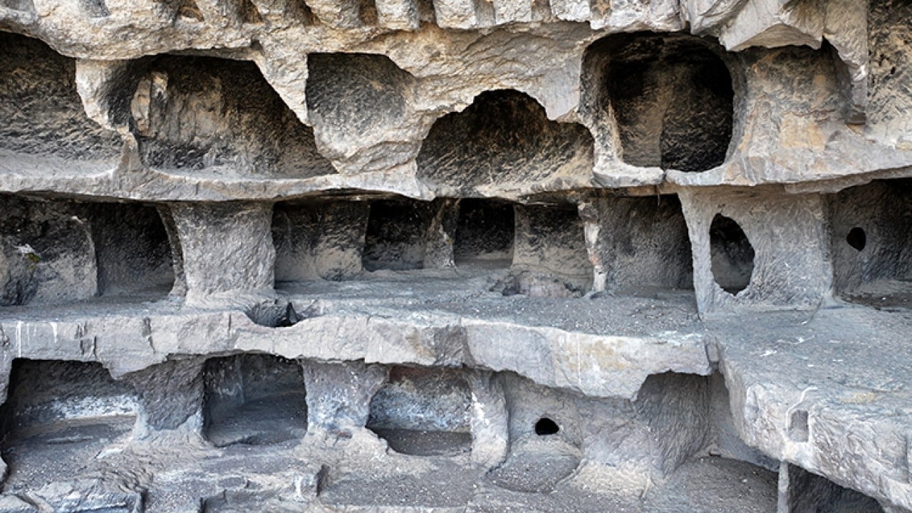 Foto - 2 bin yıl önce kayaların içine kuruldu! "Öksüt Kalesi" zamana direniyor