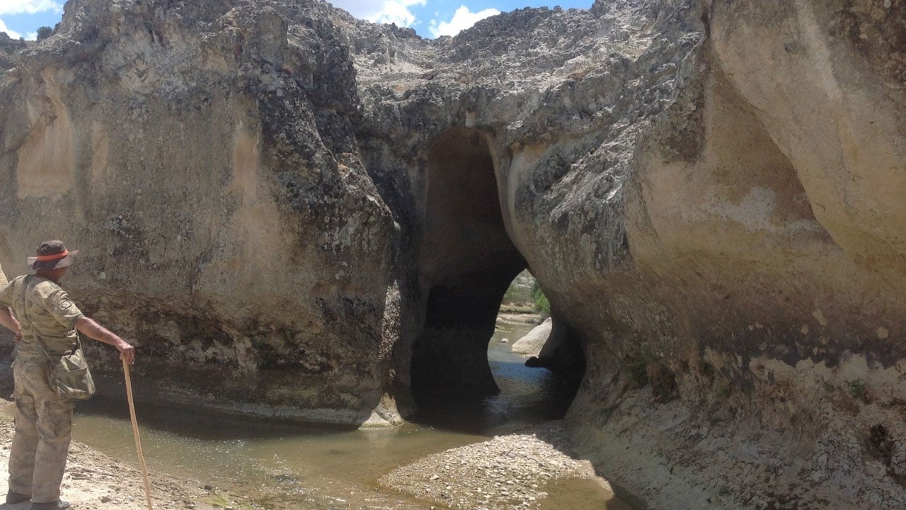 Foto - 2 bin yıllık Delikli Bent hayran bırakıyor! Doğanın gizli hazinesi ortaya çıktı