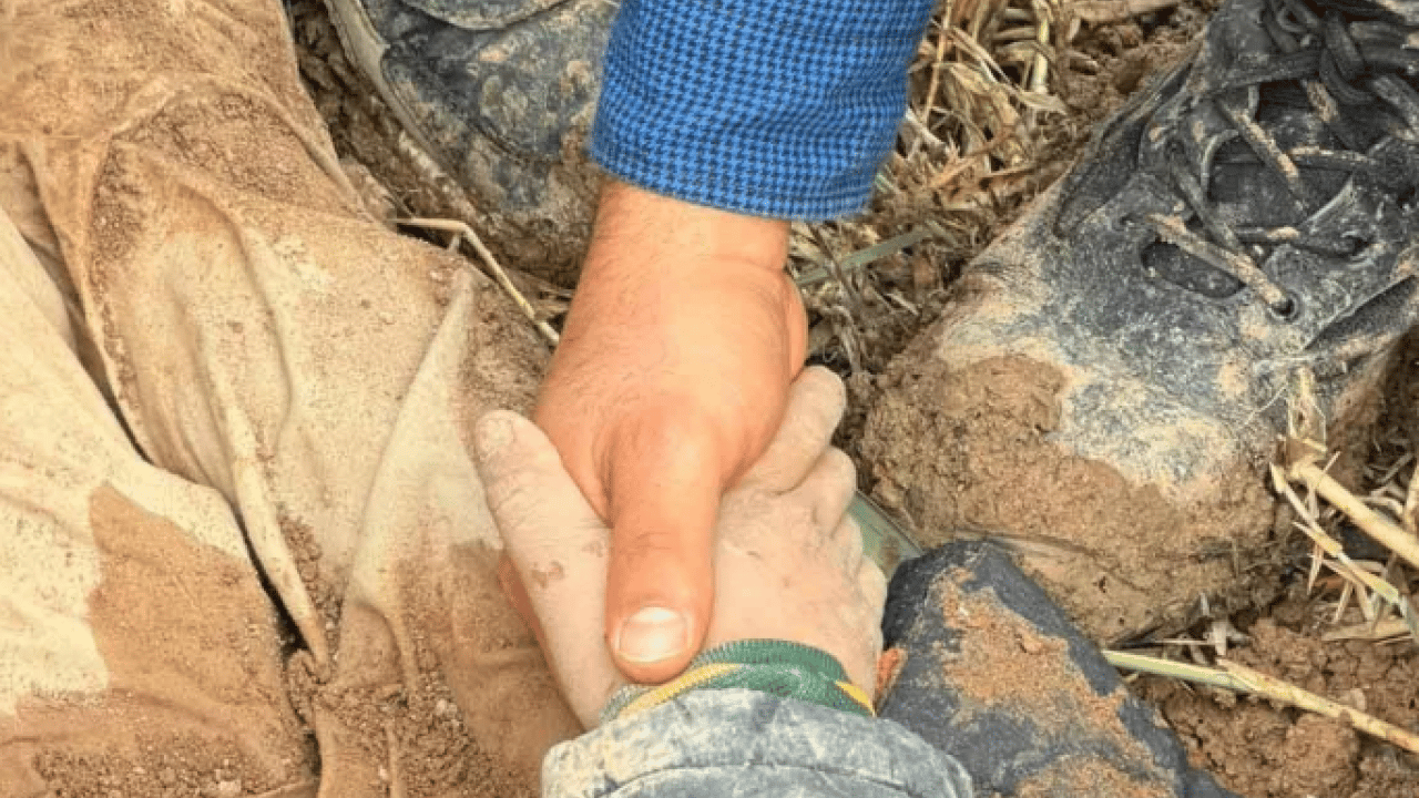 Foto - 2 gündür aranan çocuk toprağa gömülü halde bulundu! Bu caniliği yapan kişi bakım kim çıktı