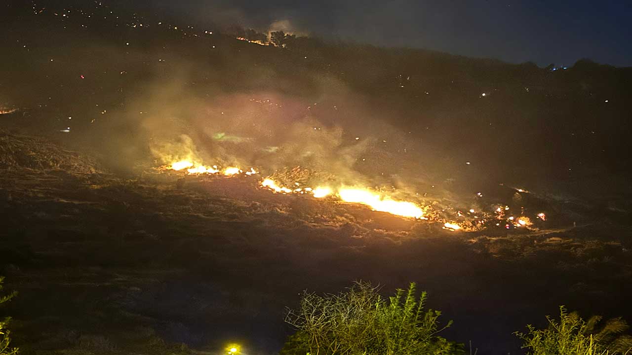 Foto - 2 uçak ve 2 helikopter havalandı! İzmir'de korkutan yangın