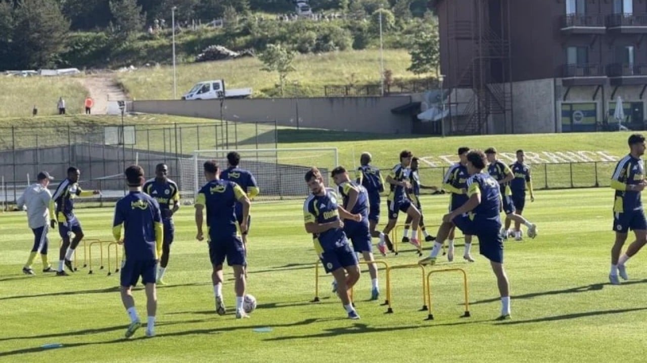 Foto - 20 bin kişi izlemeye geldi Fenerbahçe’den maç gibi antrenman