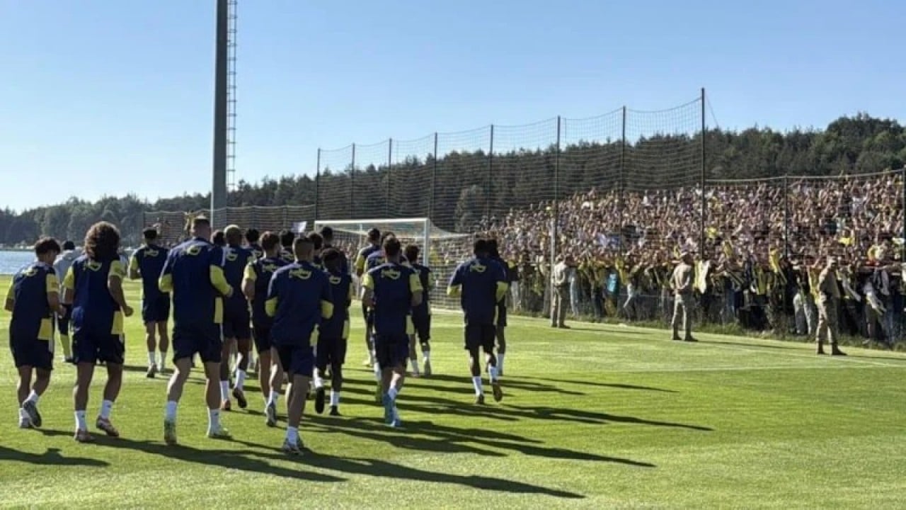Foto - 20 bin kişi izlemeye geldi Fenerbahçe’den maç gibi antrenman