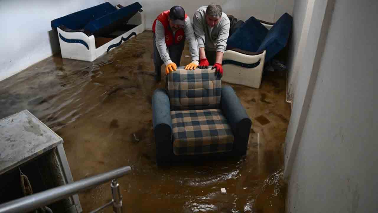 Foto - 20 günde 567 kg yağış: Yoğun sağanak ev ve iş yerlerini vurdu
