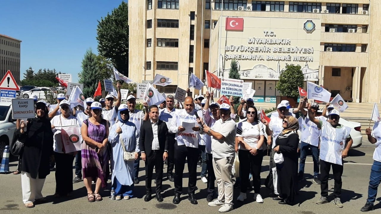 Foto - 2 yıldır direnen işçilerden DEM'e tepki! Maaşlarımızı ödeyin ekmeğimizle oynamayın