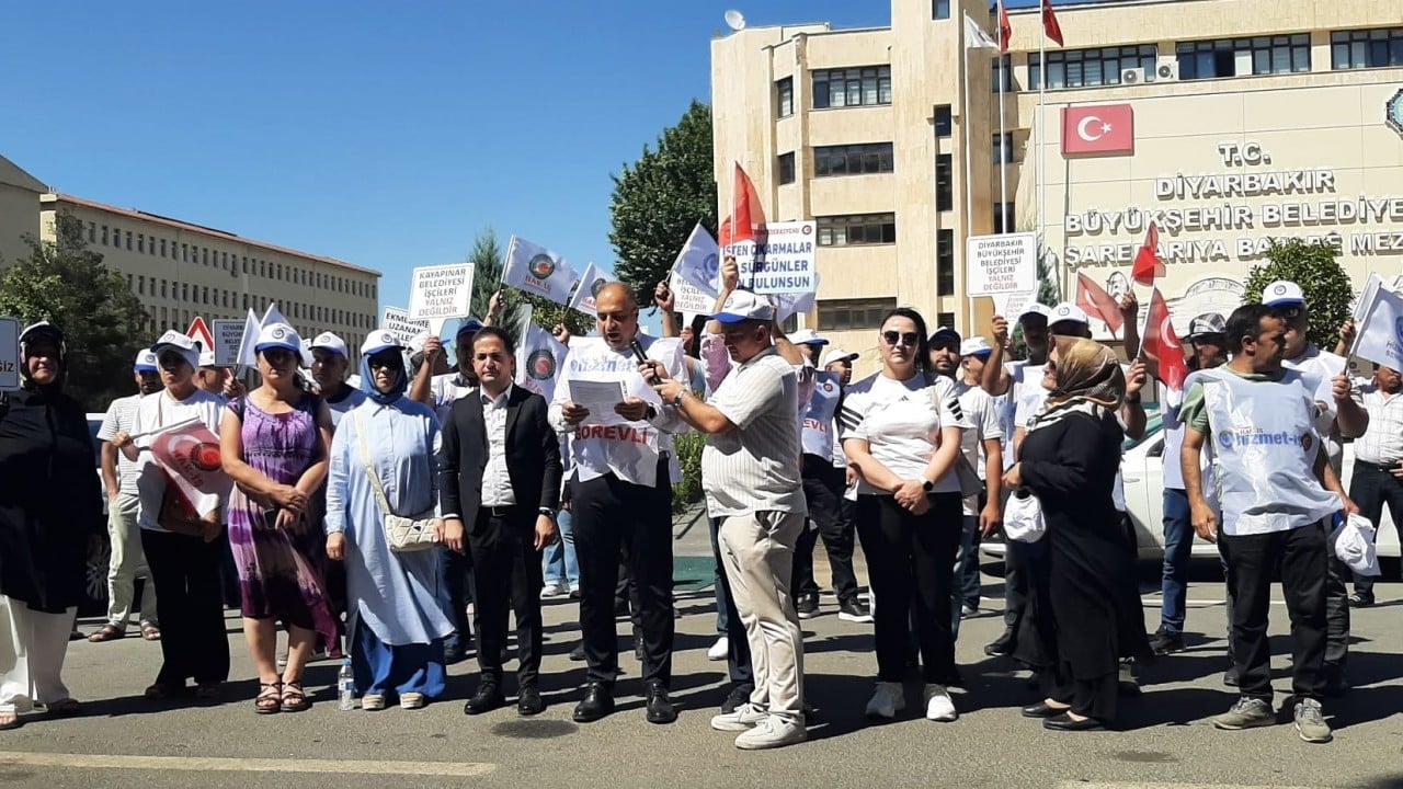 Foto - 2 yıldır direnen işçilerden DEM'e tepki! Maaşlarımızı ödeyin ekmeğimizle oynamayın