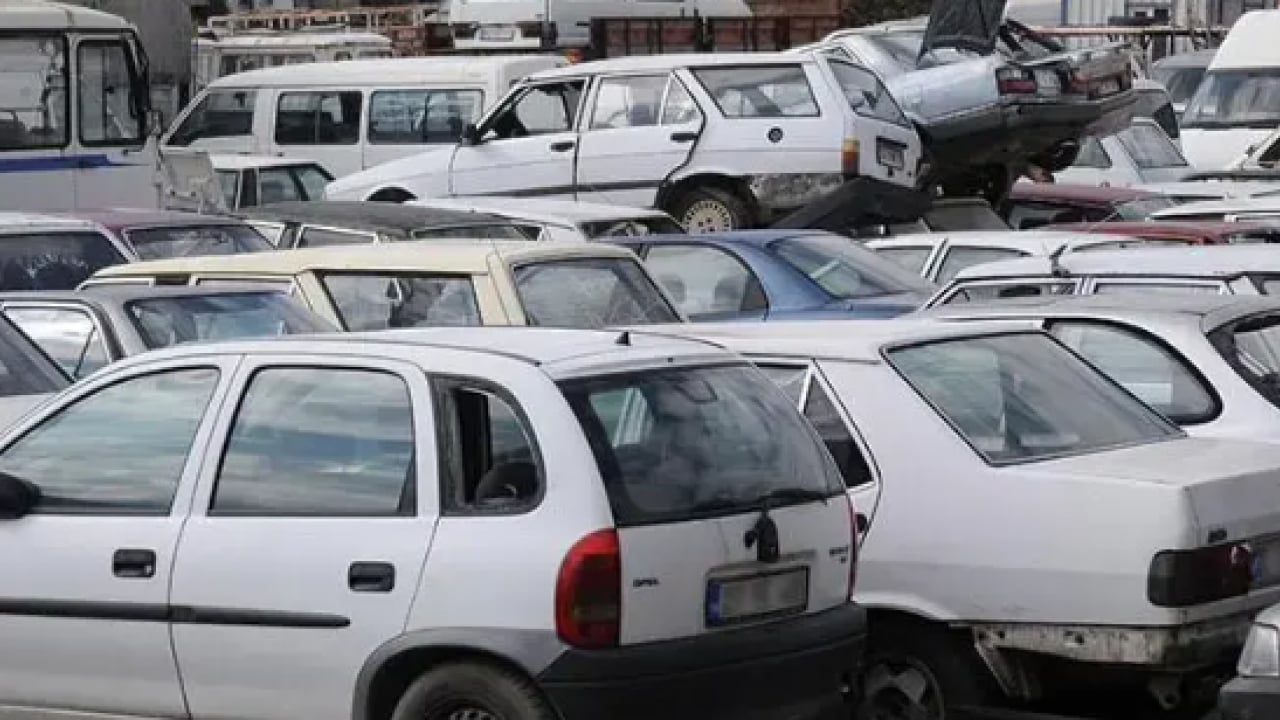 Foto - 2000 model ve altında araçlar için kara verildi! Milyonlarca araç etkilenecek!
