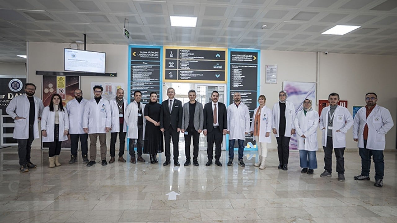 Foto - 21 laboratuvarla Türkiye’nin merkezi İlaçta dışarıya bağımlılığı bitirecek