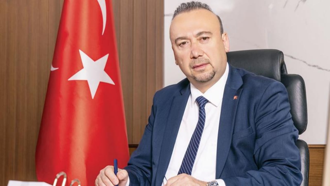 Foto - 21’lik metresiyle otelde basılan CHP’li başkanın bir rezilliği daha ifşa oldu: Vay utanmaz adam vay