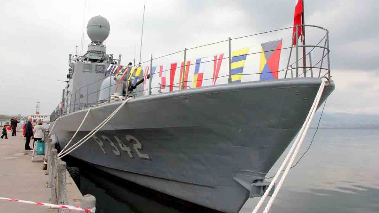 23 Nisan’da denizle buluşma: TCG Tayfun ve TCSG-15’e ziyaretçi akını