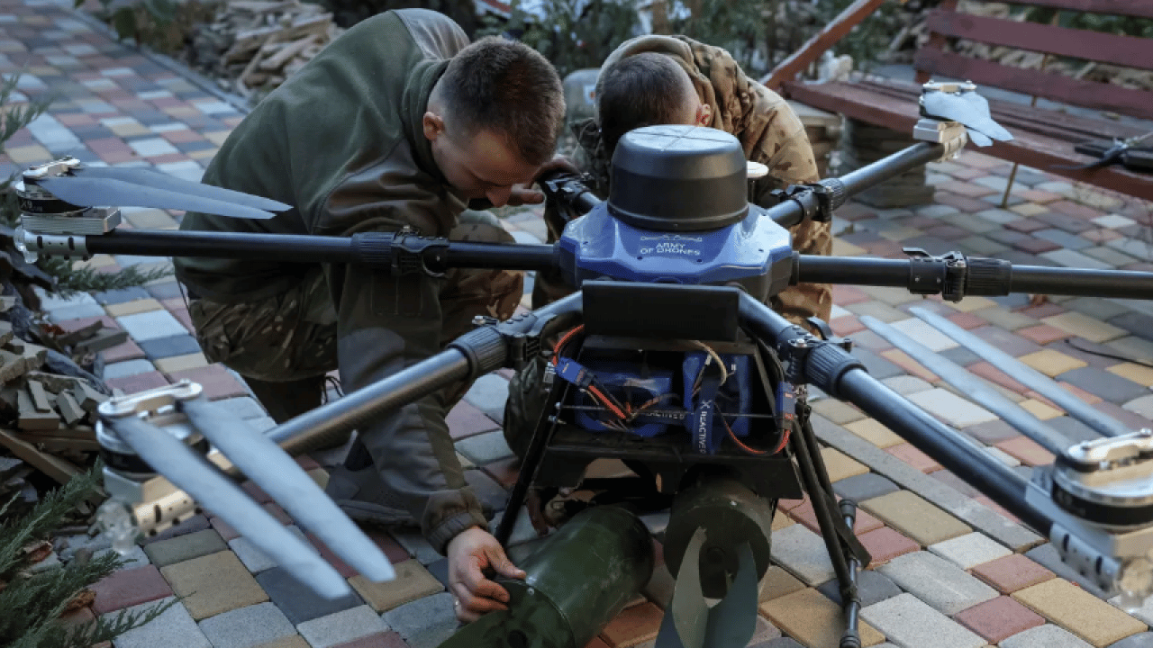 Foto - 24 saatten kısa sürede 650'den fazla İHA havalandı! 'Dün geceden beri saldırı altındayız'