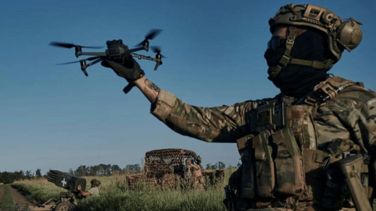 Foto - 24 saatten kısa sürede 650'den fazla İHA havalandı! 'Dün geceden beri saldırı altındayız'