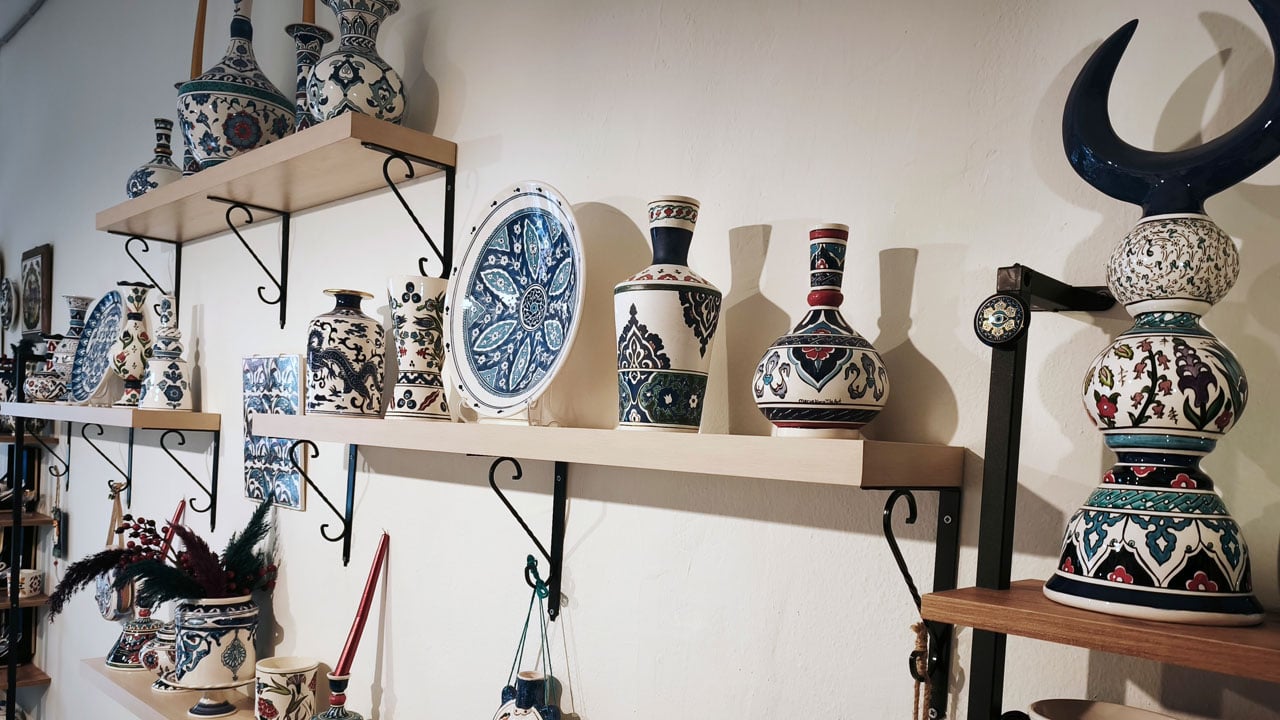 Foto - 25 yıllık emeğe bakanlık unvanı! Topkapı Sarayı’nda hayran kaldı, çiniyle hayatını değiştirdi