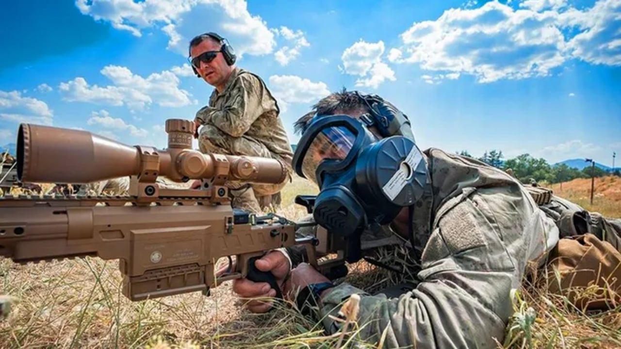 Foto - 2500 metreden nokta atışı... Türk askerinden akılalmaz rekor! Dünyanın en ölümcül keskin nişancıları açıklandı, zirve sallandı